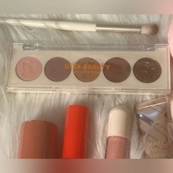 🌞NEW🌞Women’s Ulta Beauty Blush and Primer Set with Brown and Cream Tones - Picture 3 of 5
